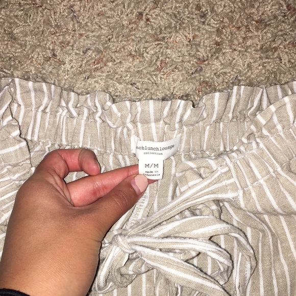 Tan and white striped paperbag pants size medium - Picture 3 of 3